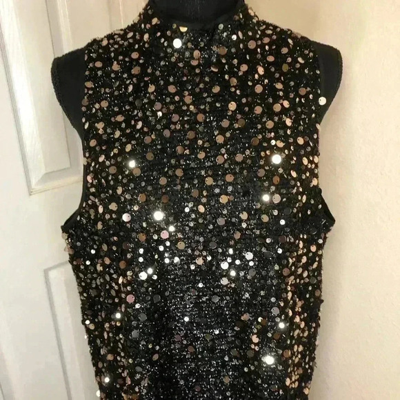 VENUS Sequin Mini Dress - Picture 14 of 16
